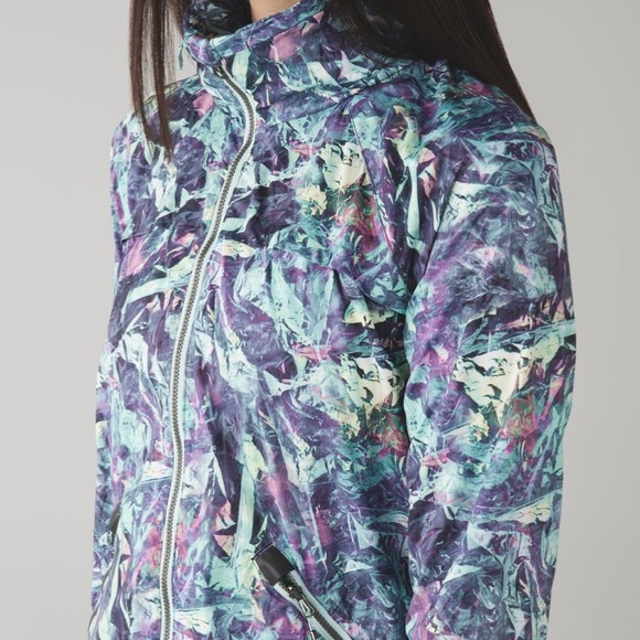 Lululemon 10 Miss Misty Jacket II Iridescent Multi hooded Windbreaker NEW - Picture 6 of 9